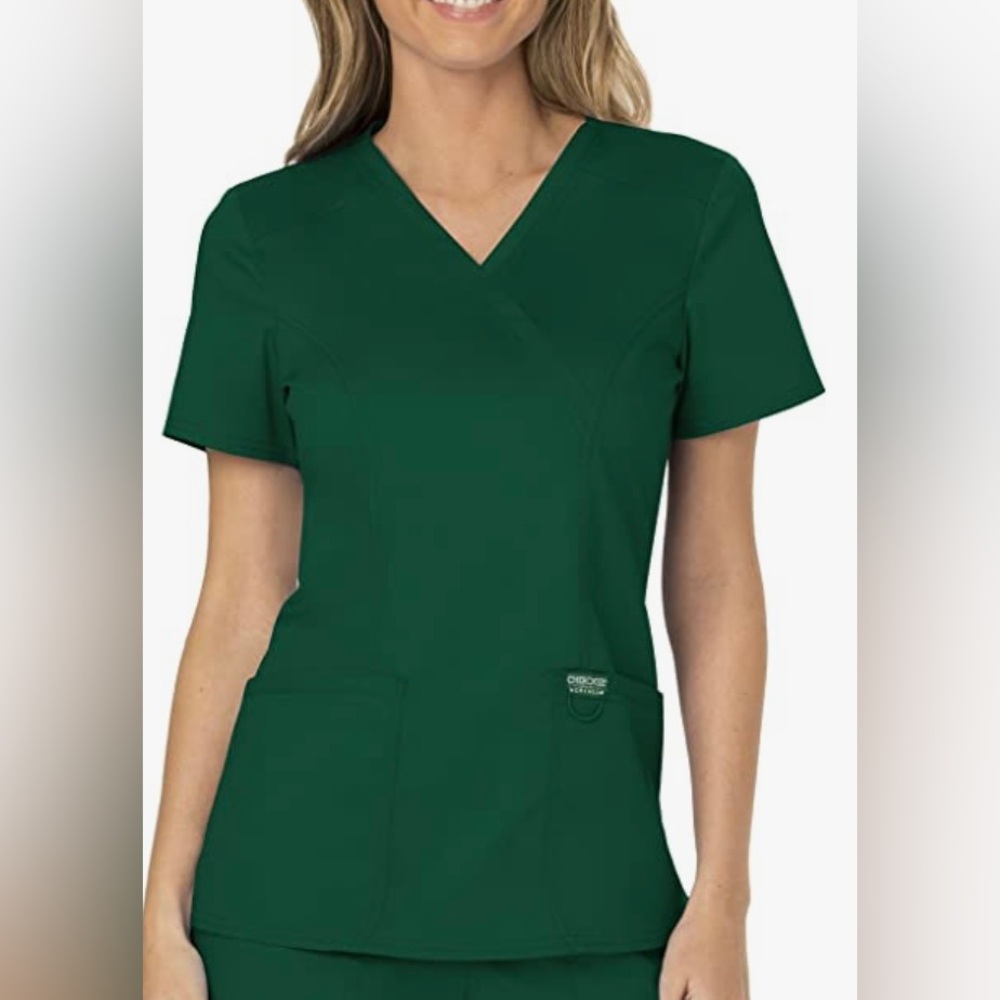 SCRUB SET: Cherokee Revolution Size Small ✅💚